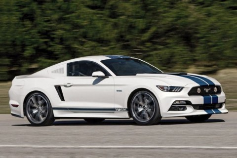 2015-ford-mustang-gt350-side-in-motion-02